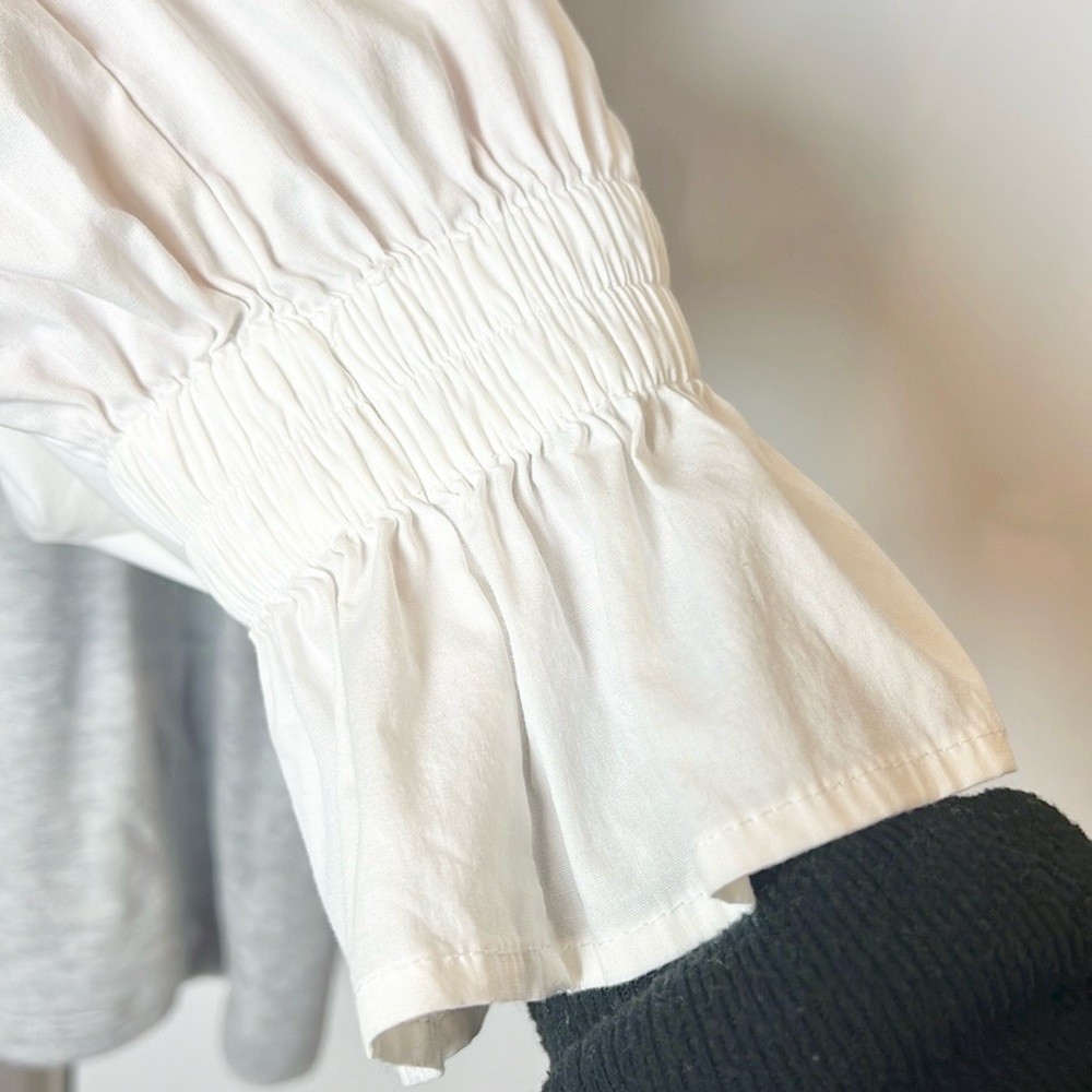 Fleur Bleue Ruffle Cuffs Top - Picture 2 of 3